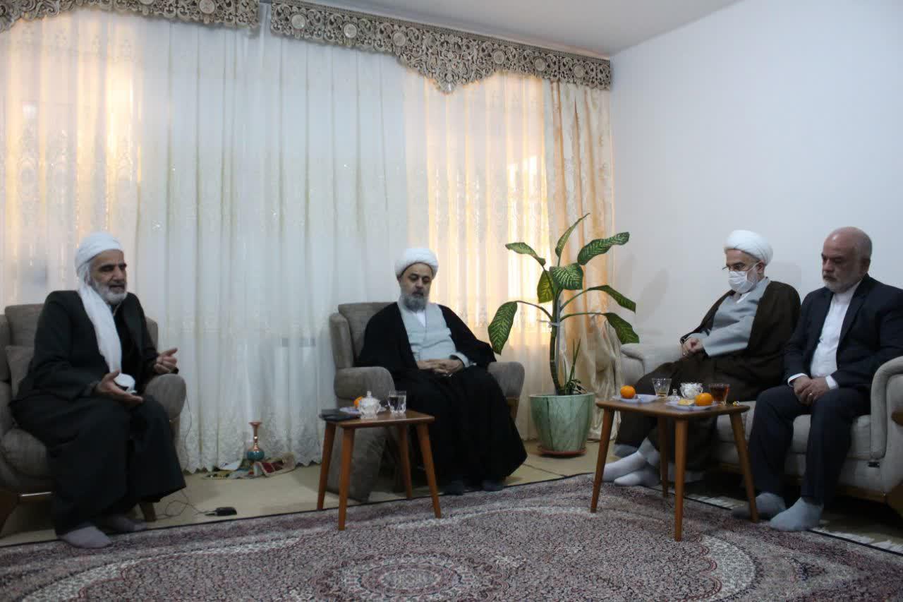 دیدار دبیرکل مجمع جهانی تقریب مذاهب اسلامی و امام جمعه سنندج