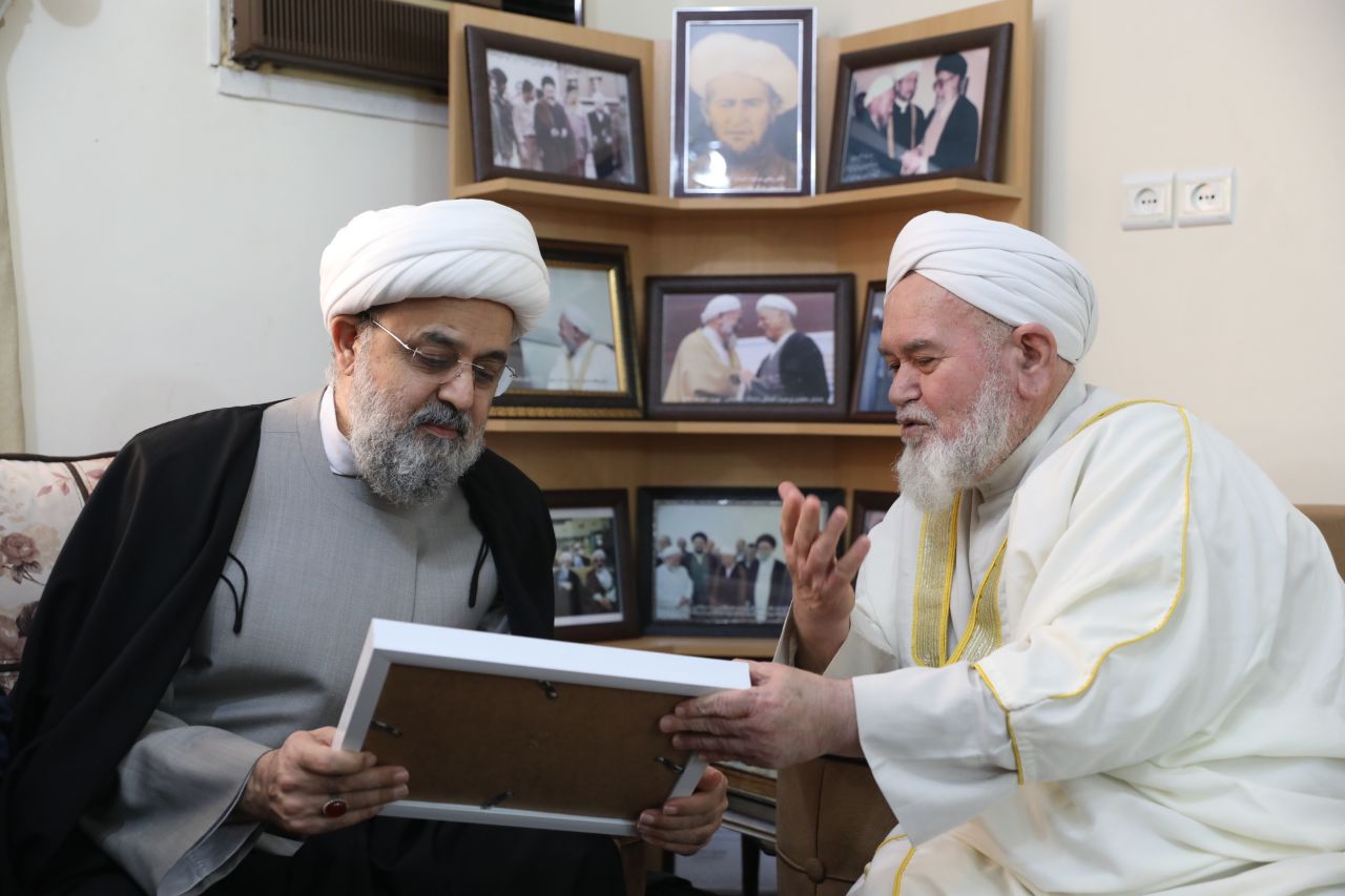 دیدار حجت اسلام و المسلمین دکتر شهریاری با آخوند رهبر