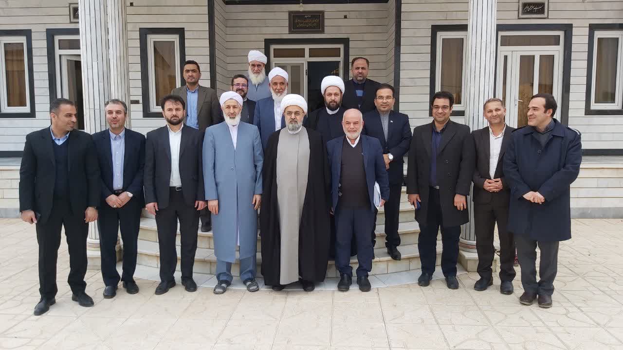 حضور دبیرکل مجمع تقریب در منزل آخوند عبدالحی میرزا علی امام جمعه اهل سنت آق قلا