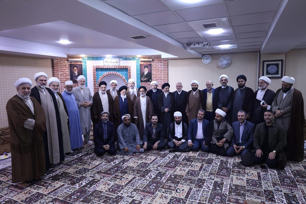 دیدار هیئت ایرانی شرکت کننده در اجلاس وحدت اسلامی عراق با نماینده ولی فقیه در کشور عراق