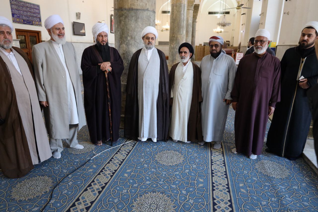 بازدید دبیرکل مجمع تقریب مذاهب اسلامی از مزار عبدالقادر گیلانی