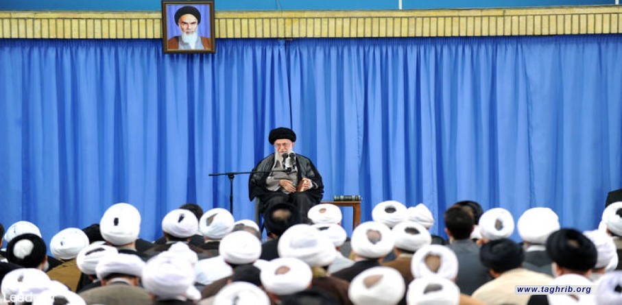 الامام الخامنئي يؤكد ضرورة تطبيق قانون منع توظيف المتقاعدين لفسح المجال امام الشباب