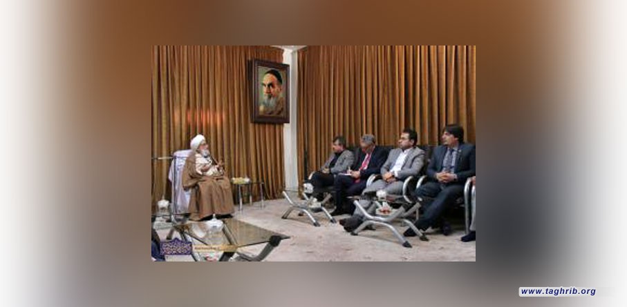 آية الله العظمى همداني : يدعو الى توحيد الصفوف وتعزيز الوحدة بين الدول الإسلامية