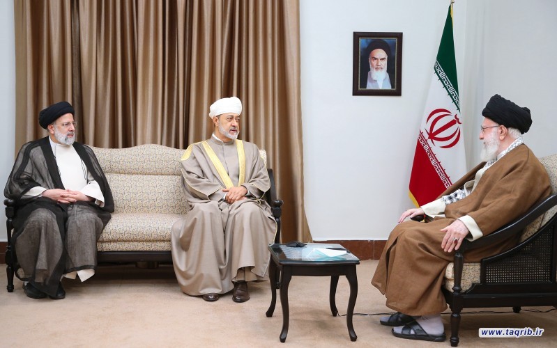 الإمام الخامنئي: استعادة الأمّة الإسلاميّة عظمتها مرهونة بتنمية العلاقات والتعاون بين الحكومات الإسلاميّة
