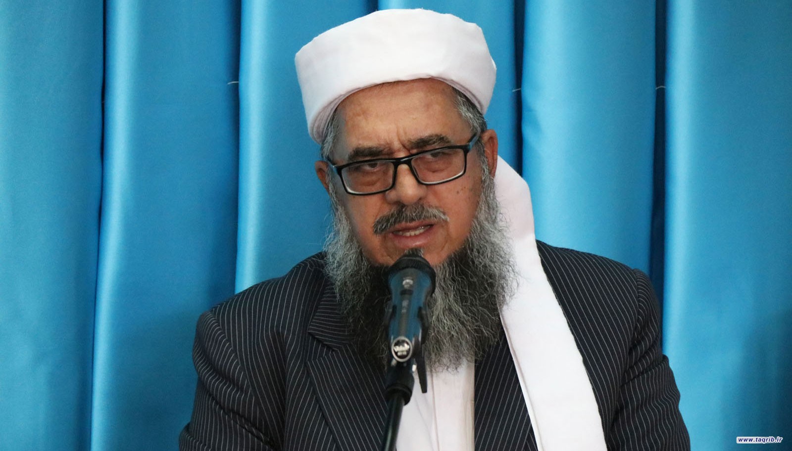 حضور یکپارچه امت اسلامی در مراسم حج، اوج تحکیم وحدت اسلامی است