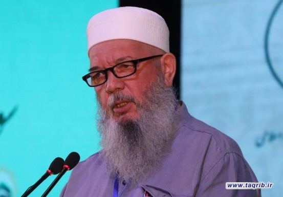 مفتي اقليم سترافروبول الروسي : الوحدة تمنح المسلمين قوة لن تهزم