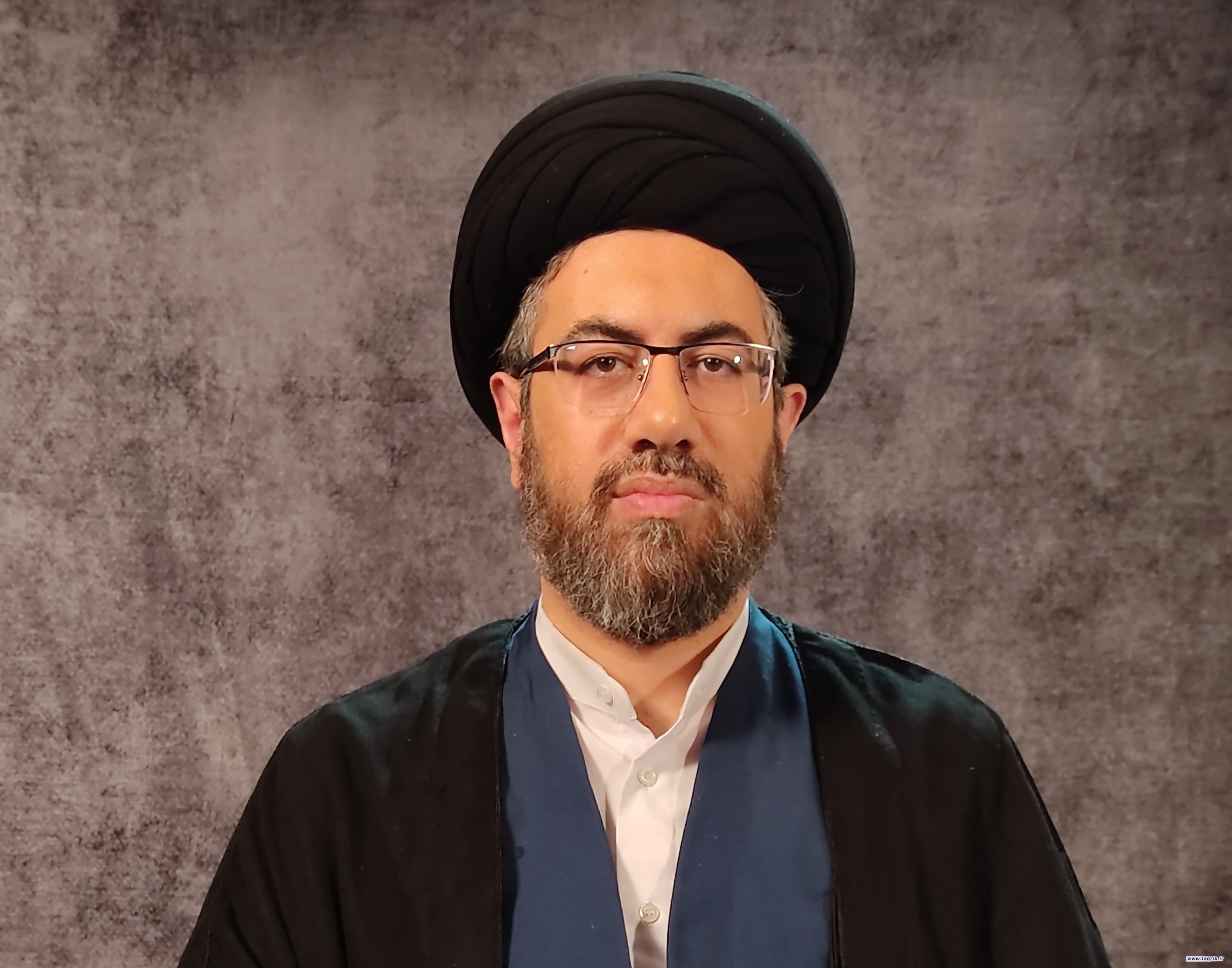 فقهای بزرگ شیعه در بحث دفاع از مظلوم مسأله مذهب را مطرح نکرده اند