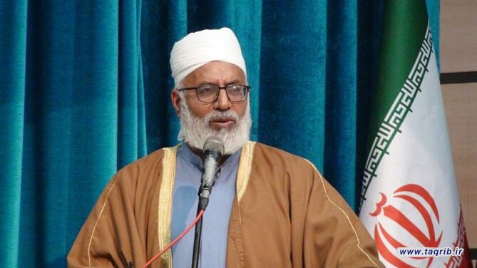 خدمات انقلاب اسلامی به اهل سنت بسیار گسترده است/ تلاش دشمنان اسلام برای اختلاف افکنی میان اقوام و مذاهب